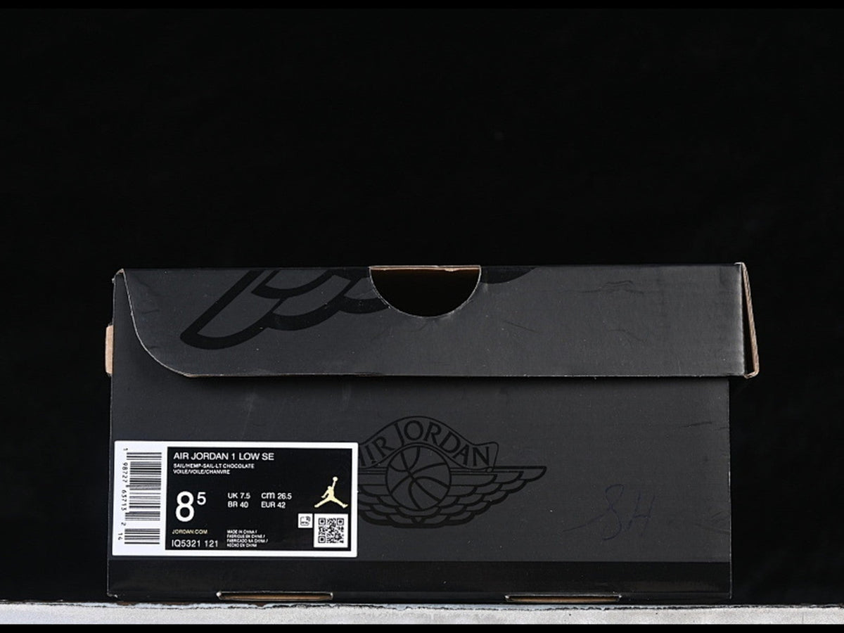 AIR JORDAN 1 LOW YEAR OF THE HORSE