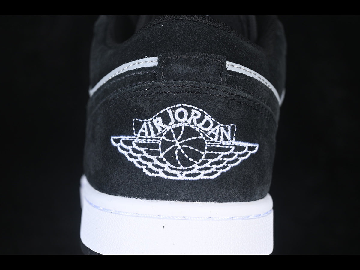Air Jordan 1 Low Retro Basketball Shoes Black/White