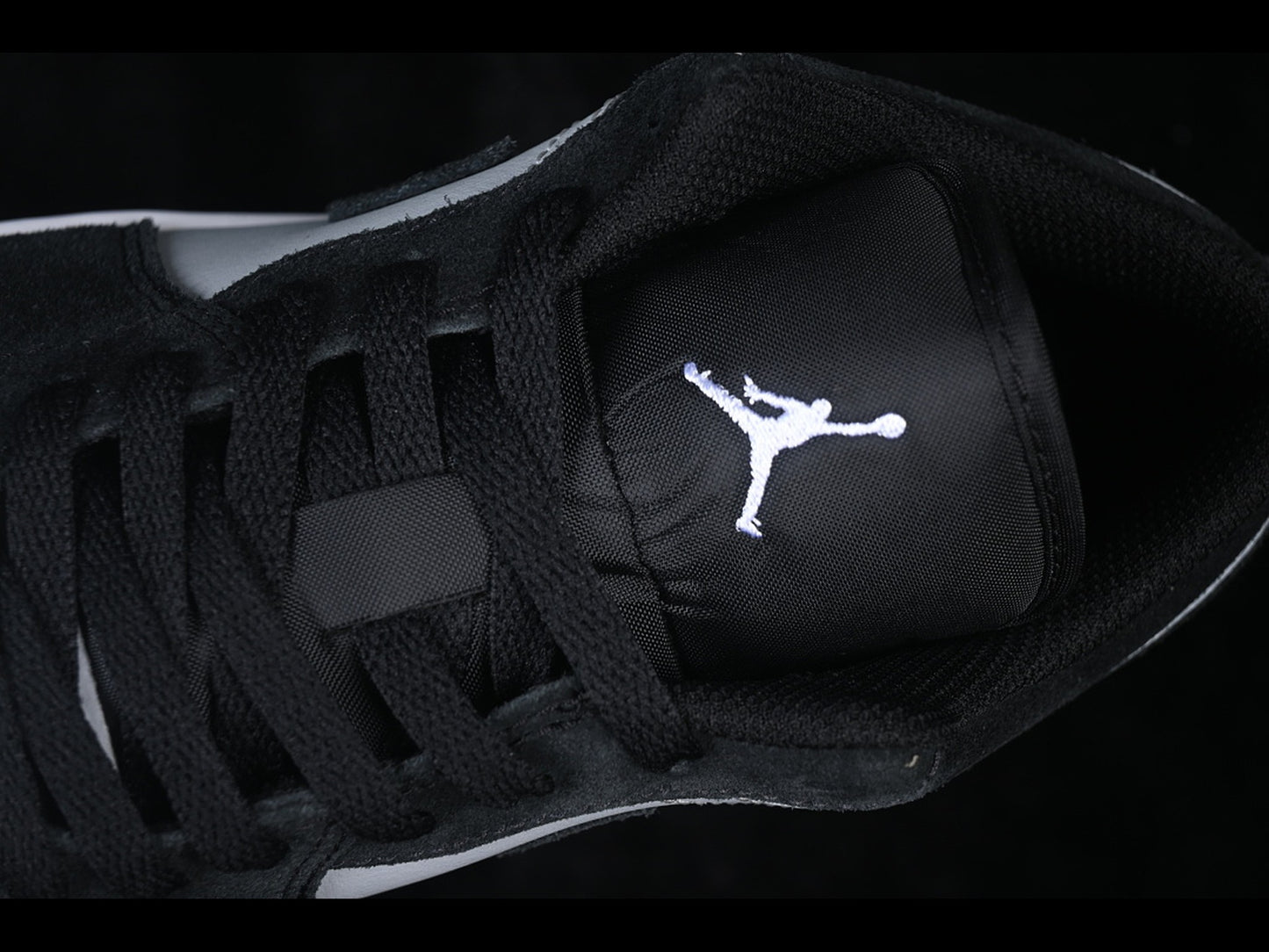 Air Jordan 1 Low Retro Basketball Shoes Black/White