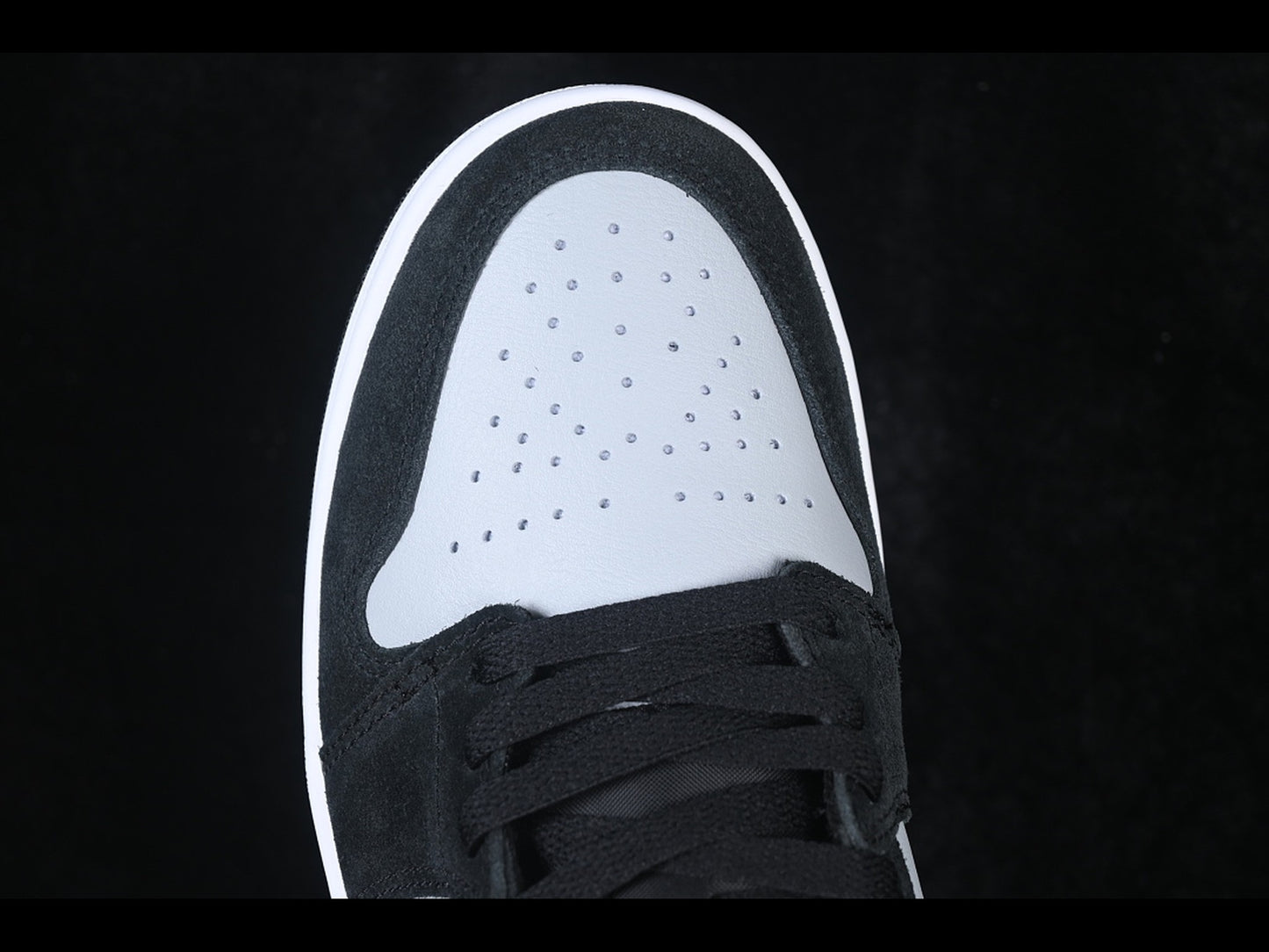 Air Jordan 1 Low Retro Basketball Shoes Black/White