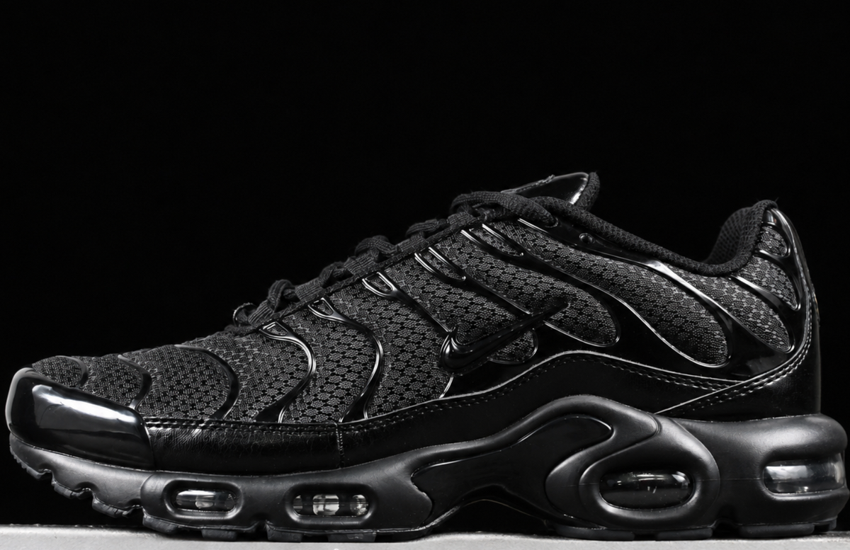 Nike Air Max Plus Triple Black