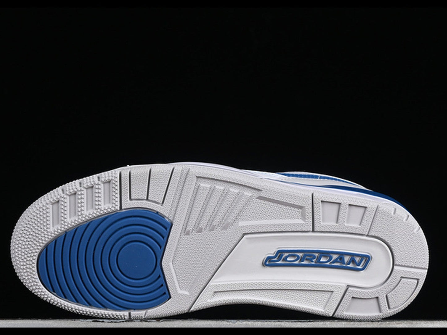 Air Jordan Legacy AJ312 Low Military Blue