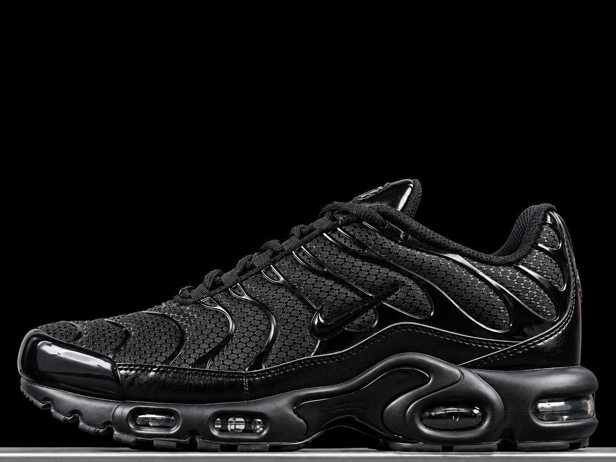 Nike Air Max Plus Triple Black