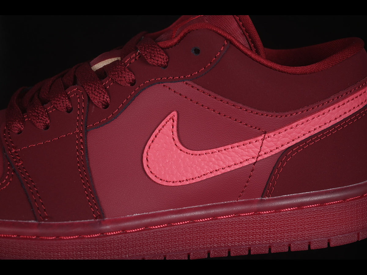 AIR JORDAN 1 LOW RED LIP