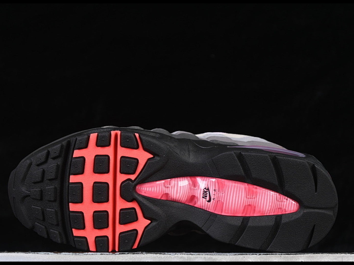 Air Max 95 OG Black/Medium Ash/Dark Pewter/Solar Red
