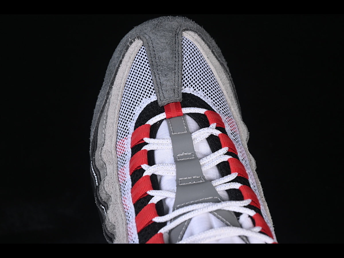 AIR MAX 95 x UNDEFEATED TOKYO
