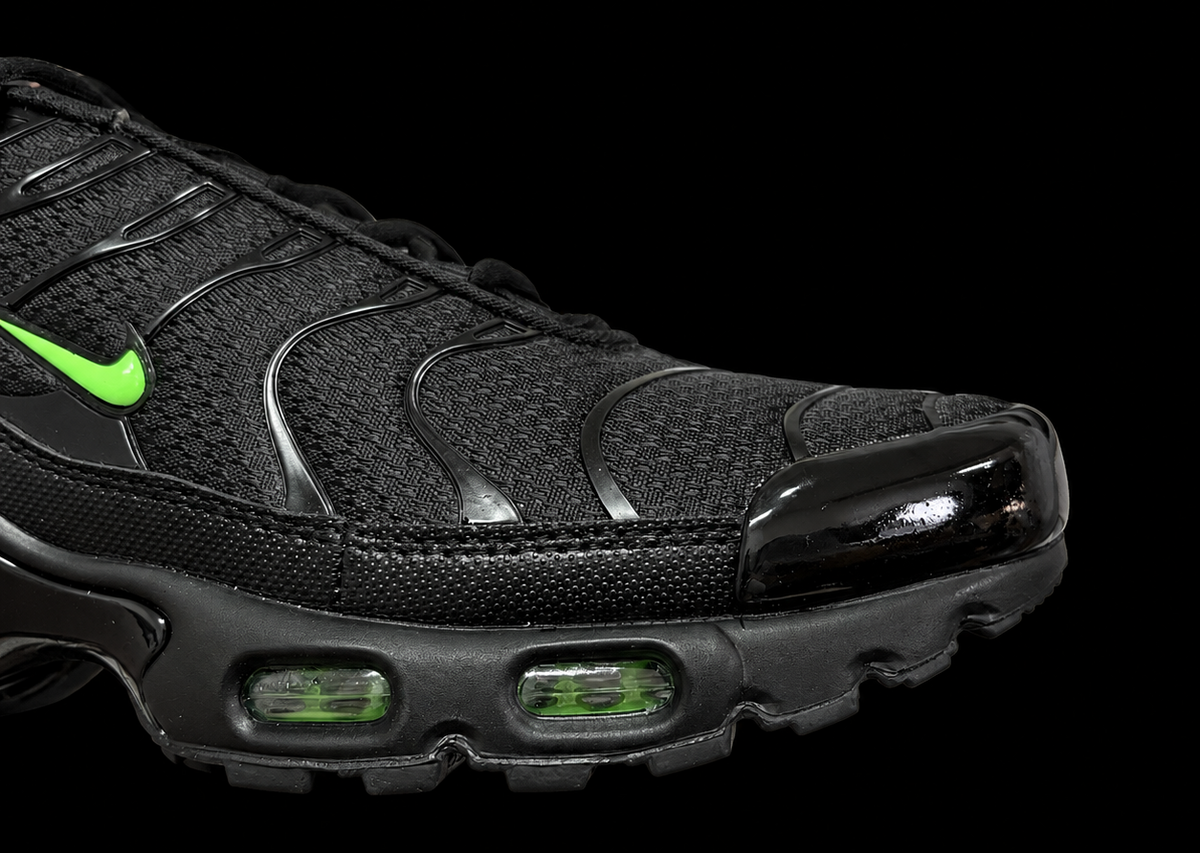 Nike Air Max Plus Black Green Strike