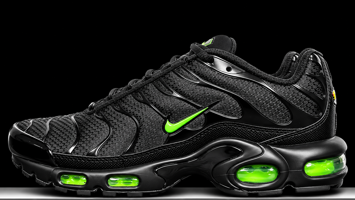 Nike Air Max Plus Black Green Strike