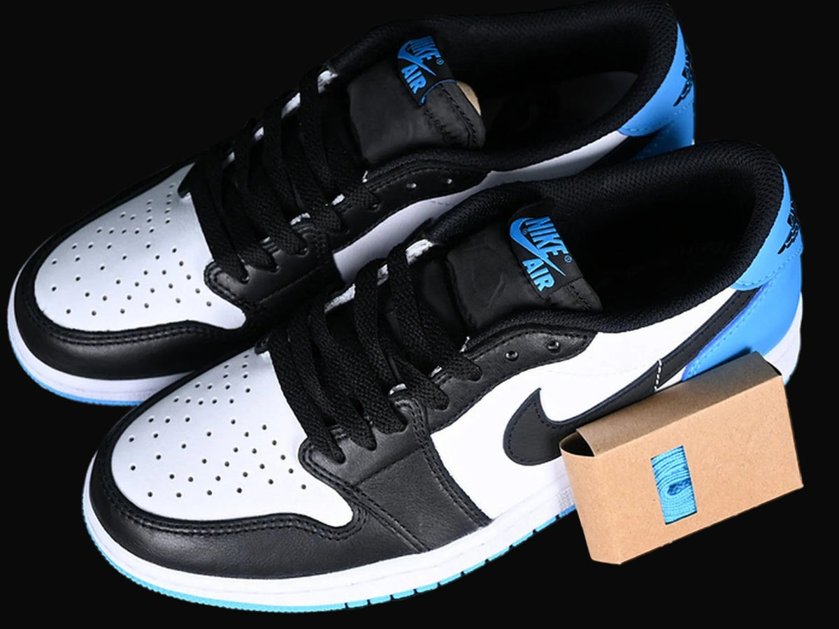 Air Jordan 1 Retro Low OG UNC