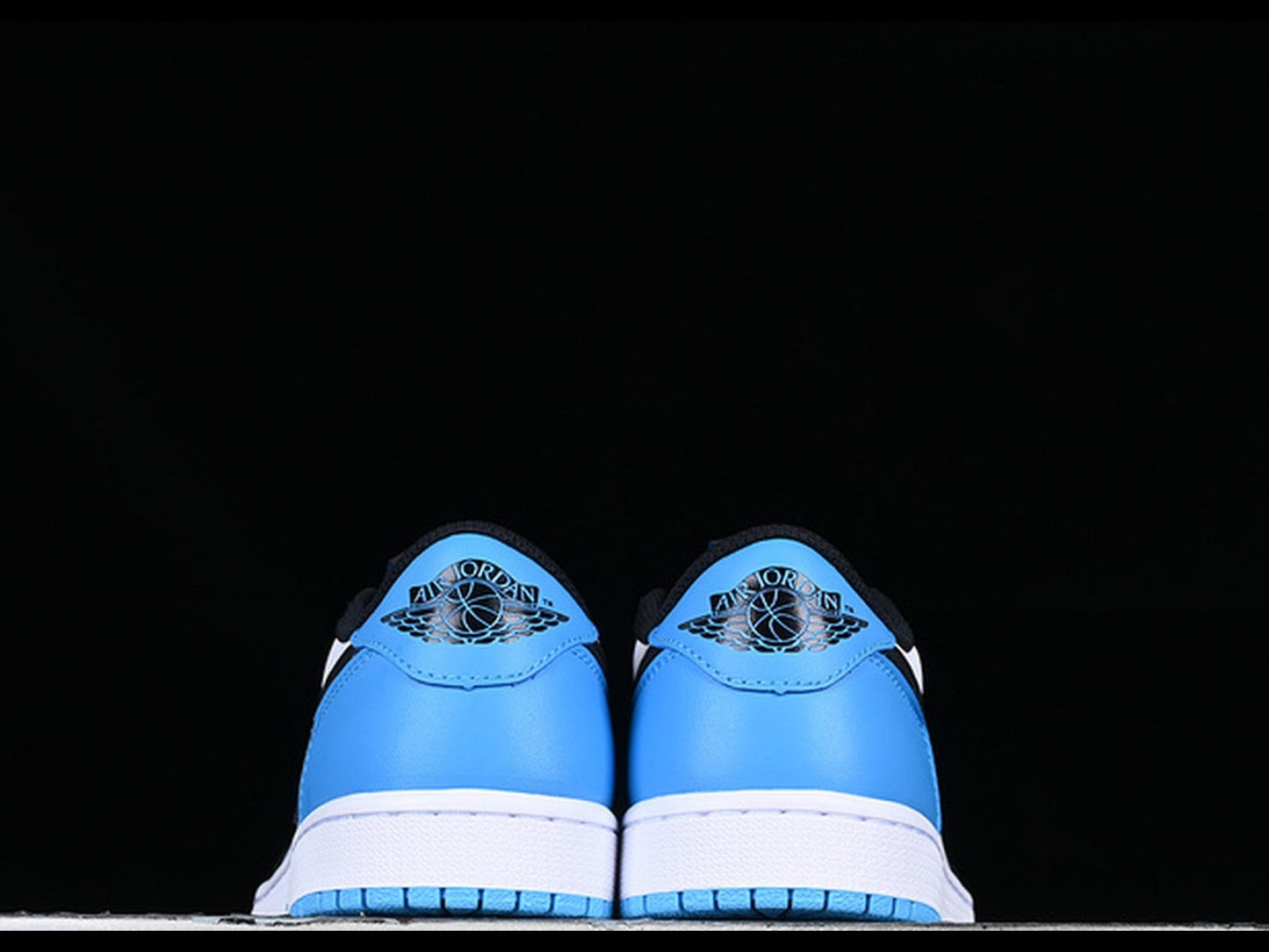 Air Jordan 1 Retro Low OG UNC