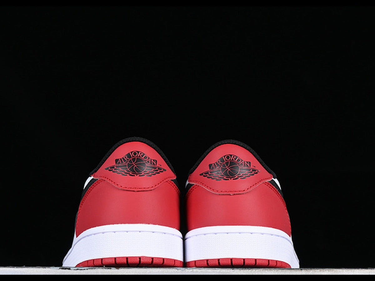 Air Jordan 1 Retro Low OG Black Toe