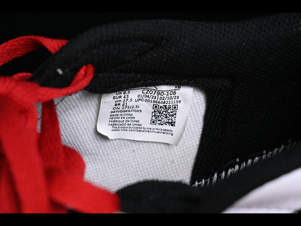 Air Jordan 1 Retro Low OG Black Toe