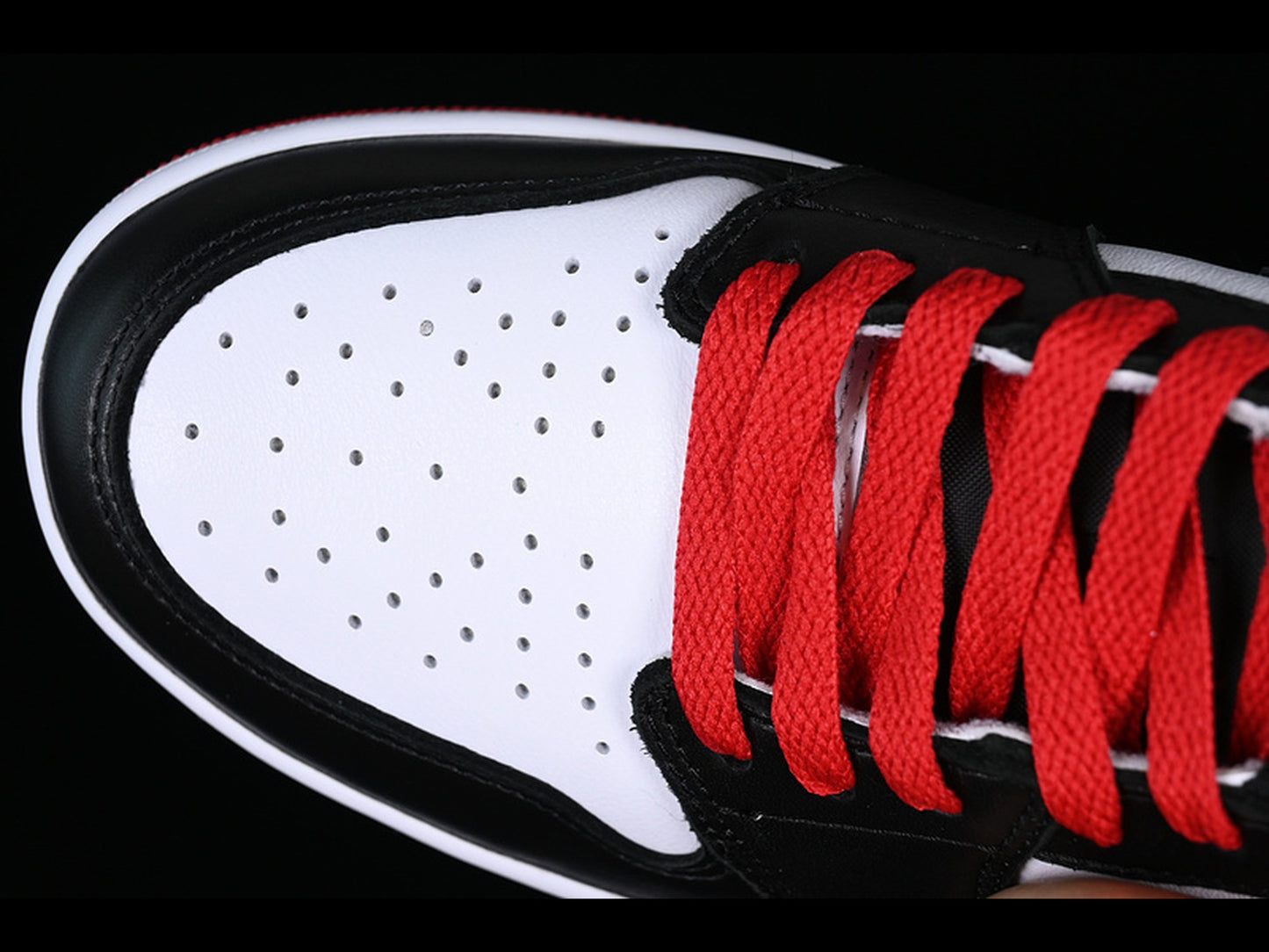 Air Jordan 1 Retro Low OG Black Toe