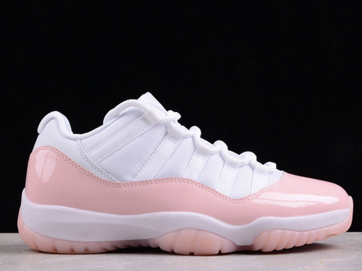 Air Jordan 11 Retro Low Pure Violet