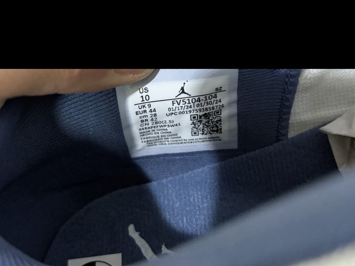 Air Jordan 11 Low Diffused Blue