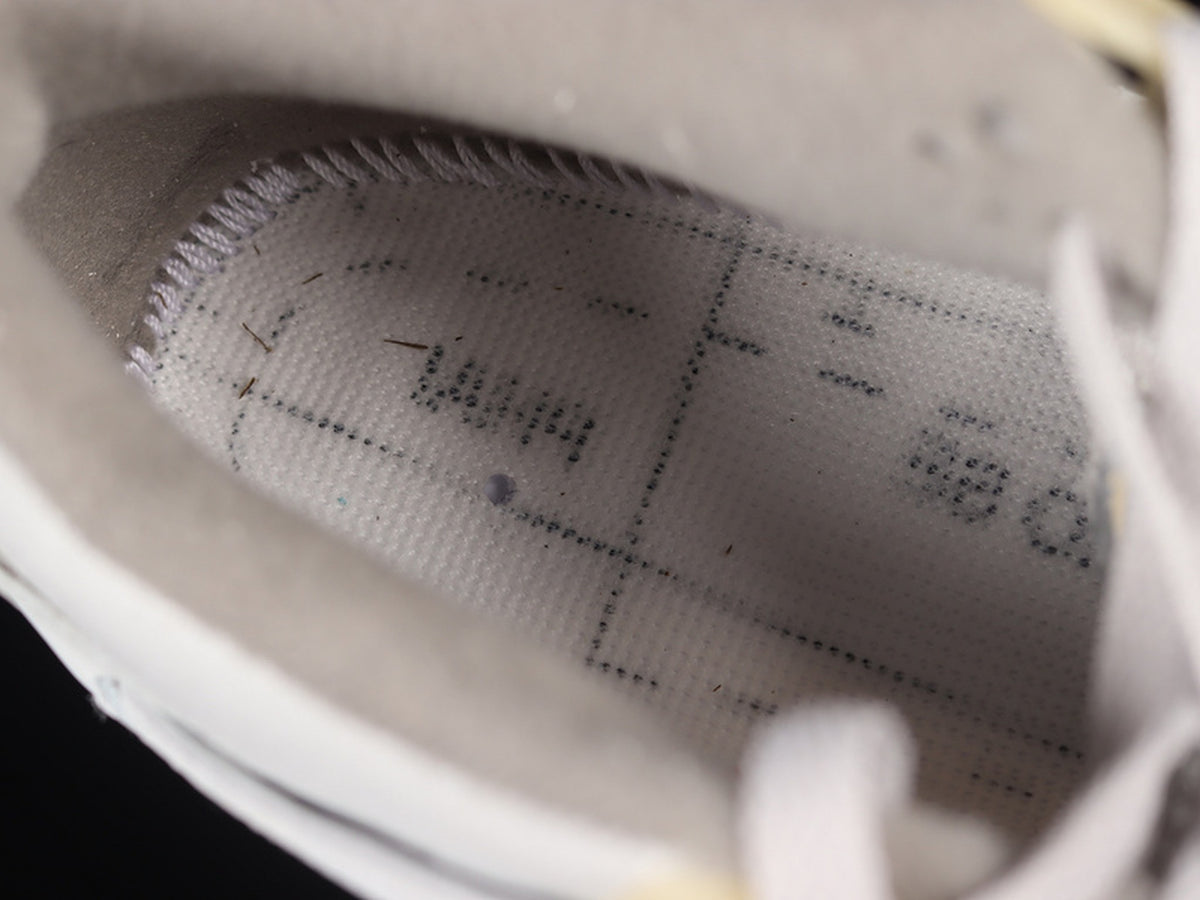 Jordan 4 Retro SE Craft Photon Dust