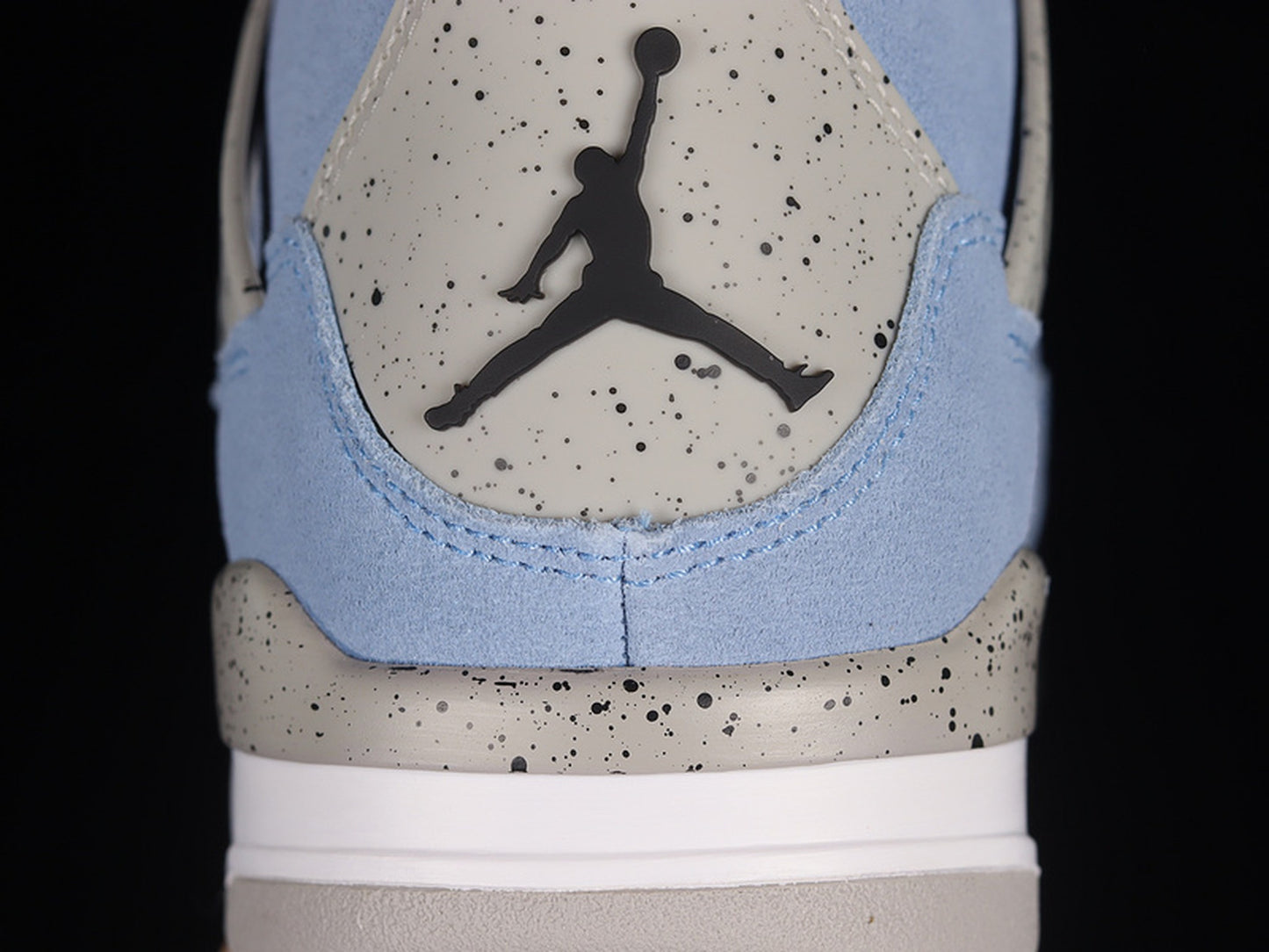 Air Jordan 4 Retro University Blue
