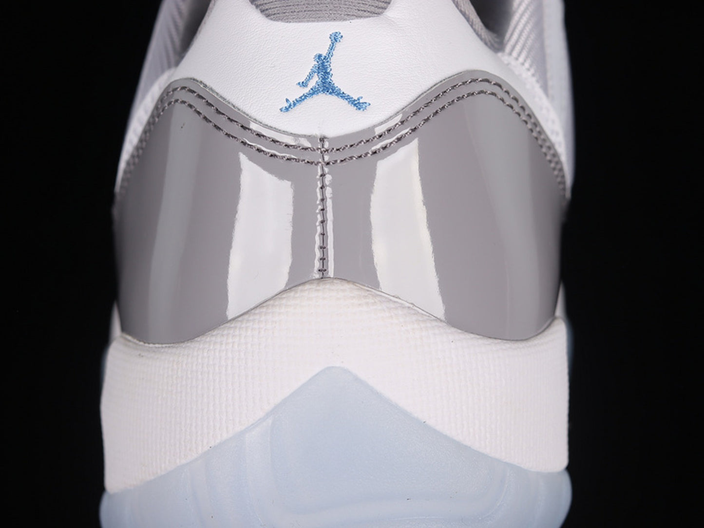 Air Jordan 11 Retro Low White/University Blue