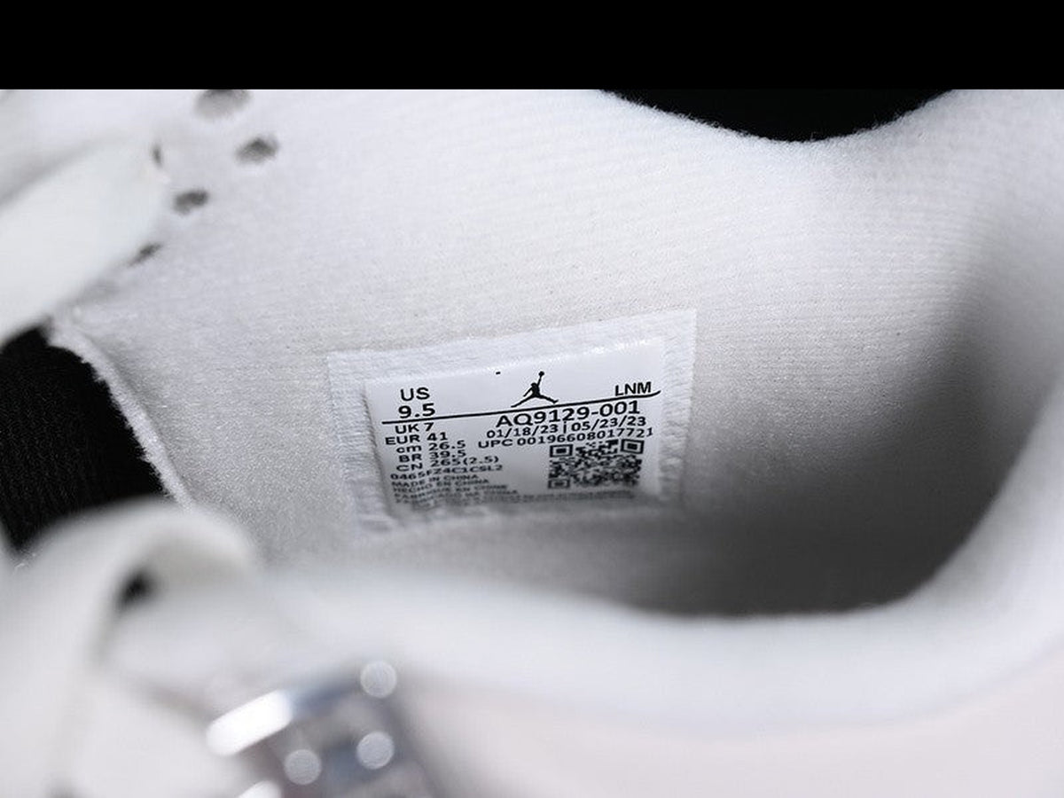Jordan 4 Retro Frozen Moments