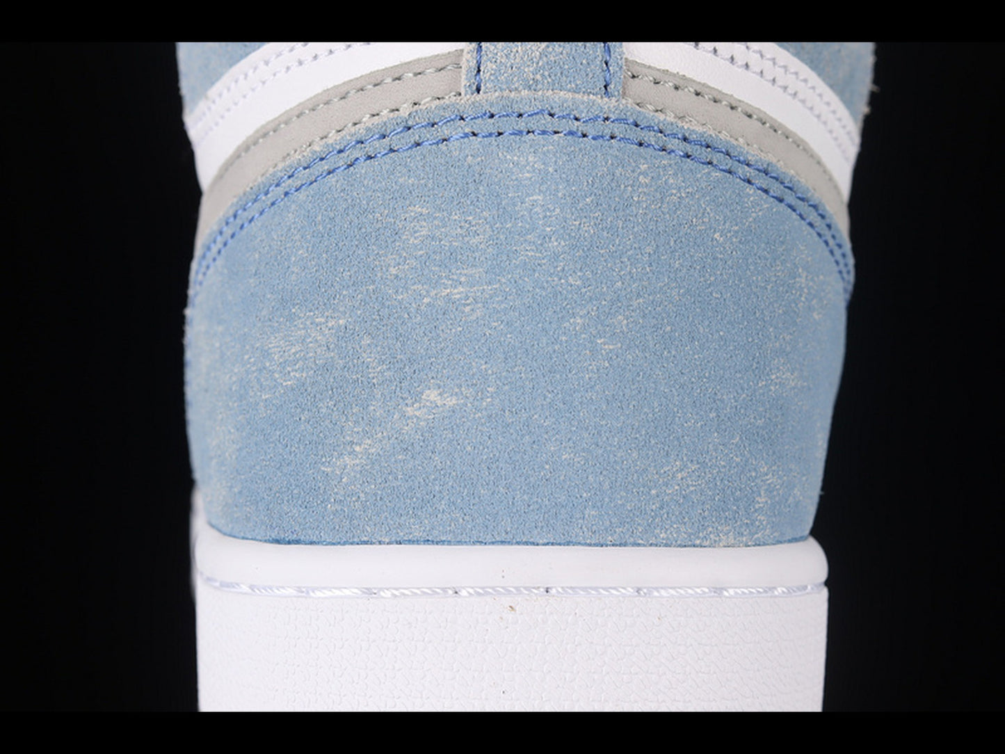 Jordan 1 Retro High OG Hyper Royal