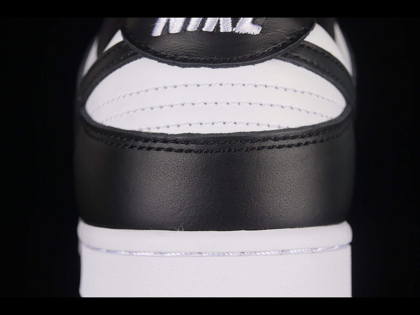 Nike SB Dunk Low Panda