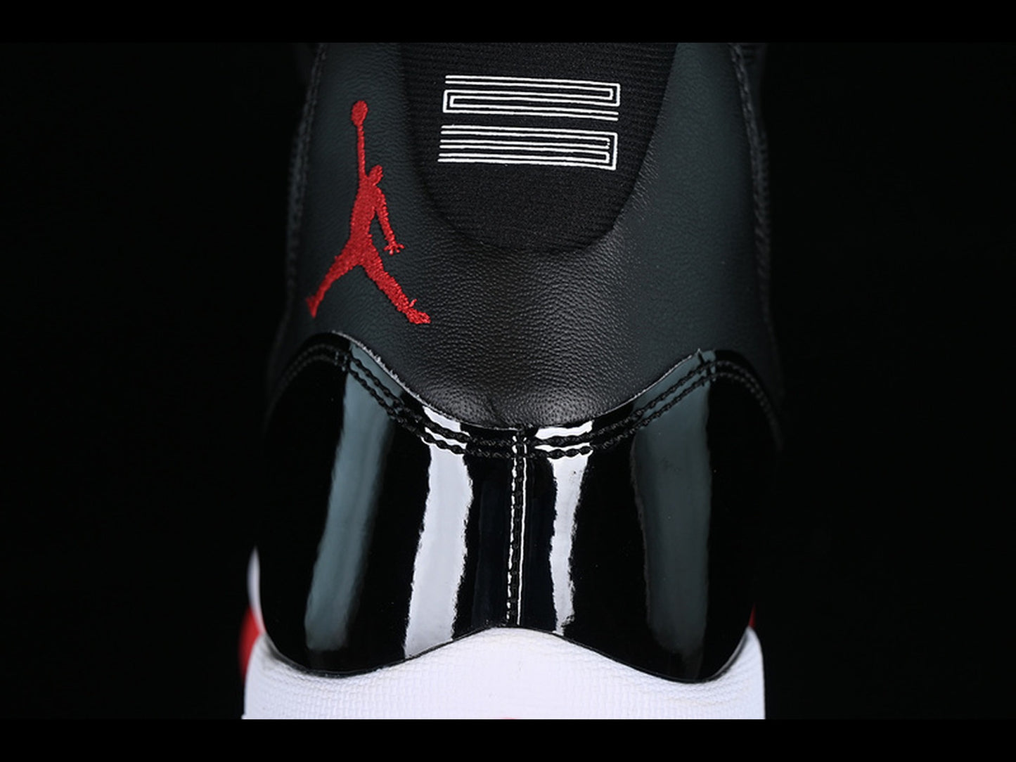 Air Jordan 11 Bred