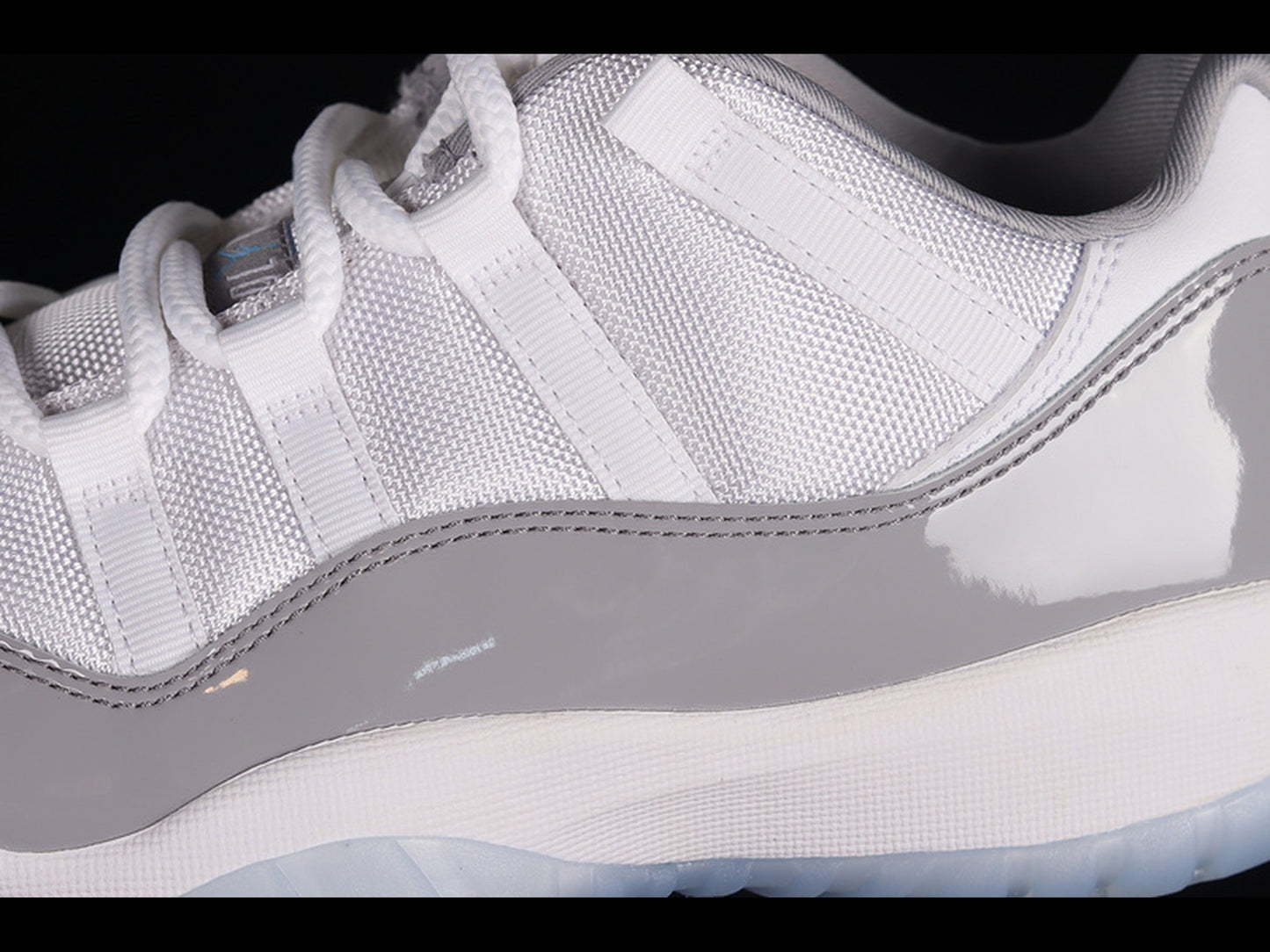 Air Jordan 11 Retro Low White/University Blue