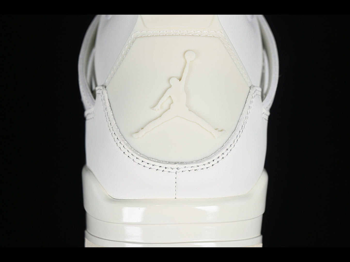 Jordan 4 Retro Metallic Gold
