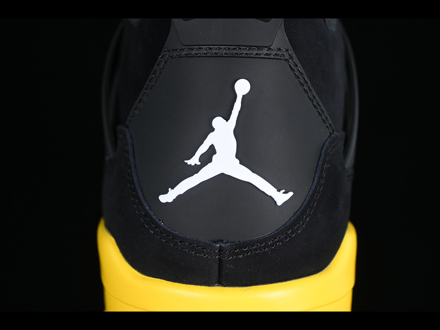 Air Jordan 4 Retro Thunder (2023)