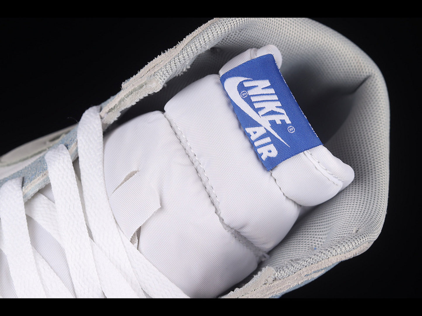 Jordan 1 Retro High OG Hyper Royal