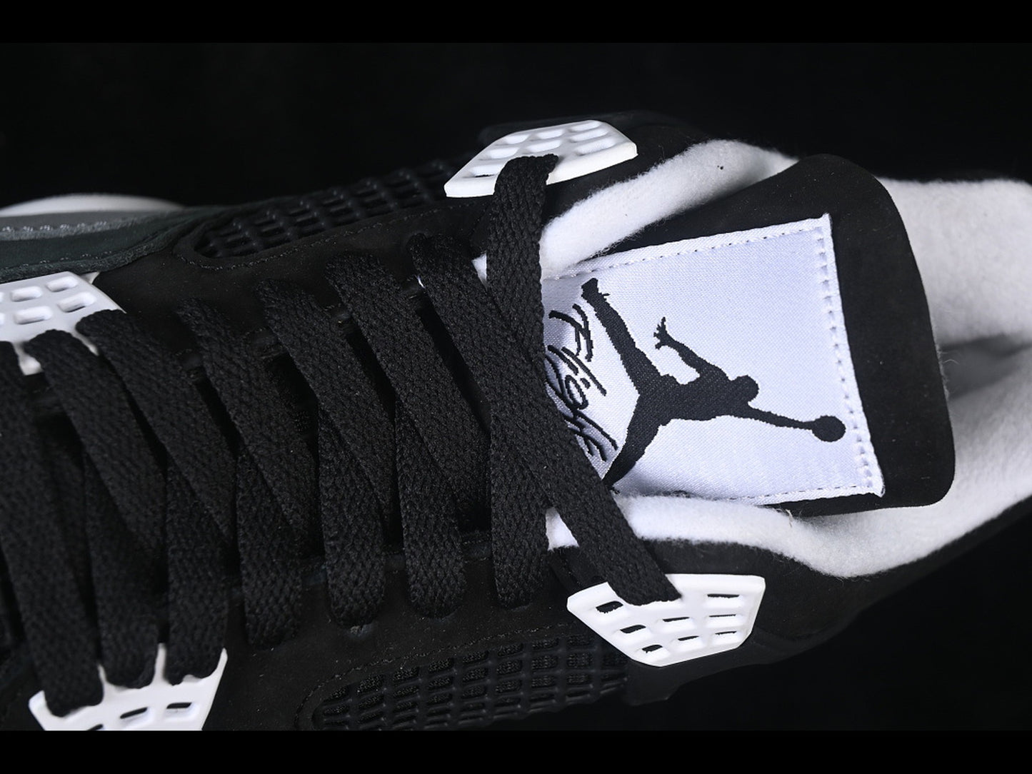 Air Jordan 4 Retro Fear (2024)