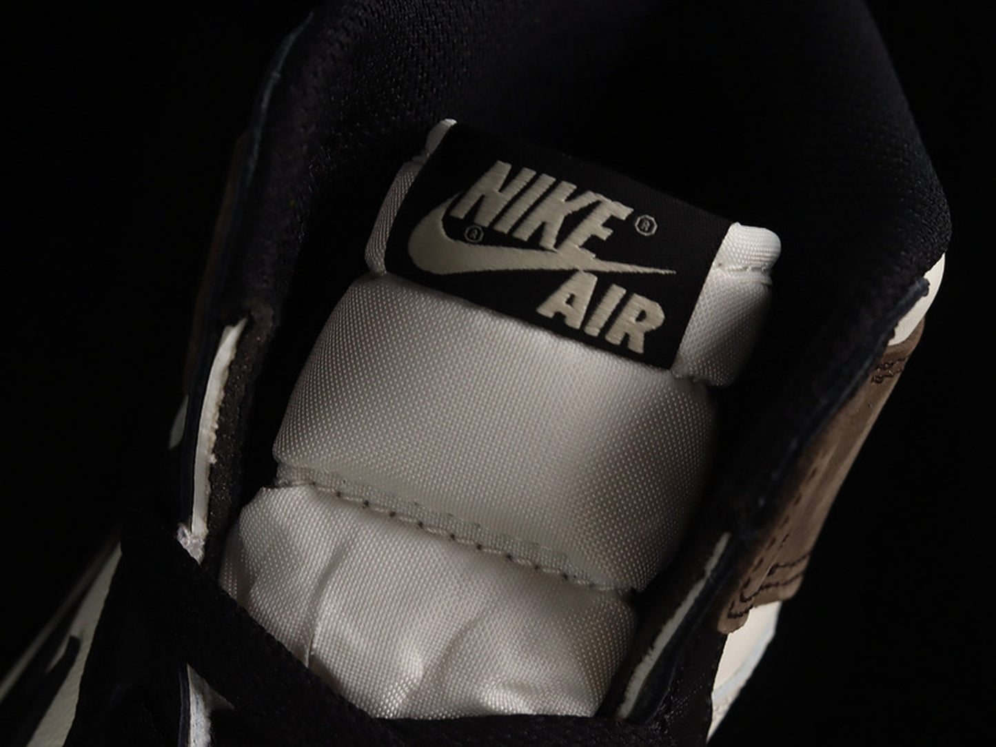 Air Jordan 1 Retro High OG Dark Mocha