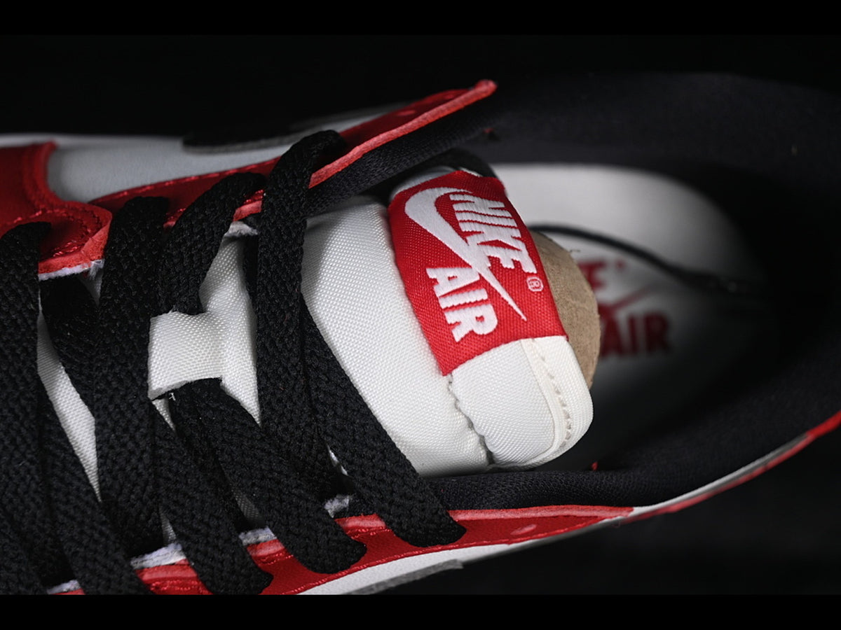 Air Jordan 1 Low OG Reverse Chicago