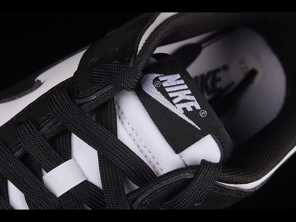 Nike SB Dunk Low Panda