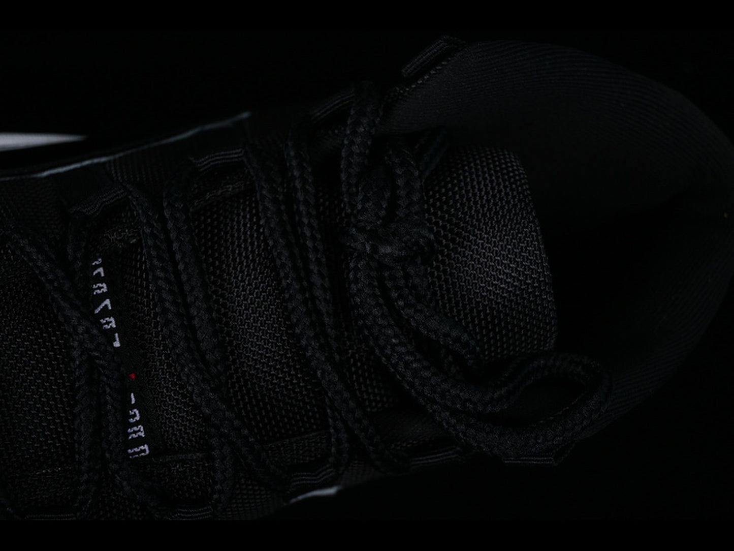Air Jordan 11 Bred