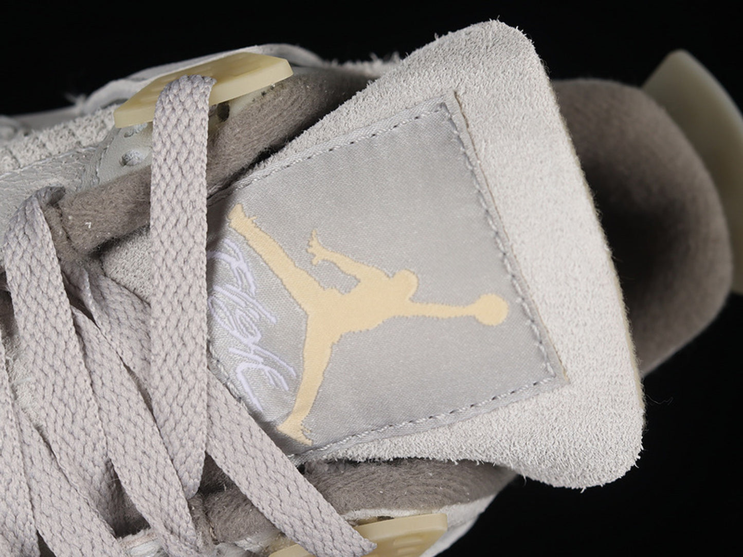 Jordan 4 Retro SE Craft Photon Dust