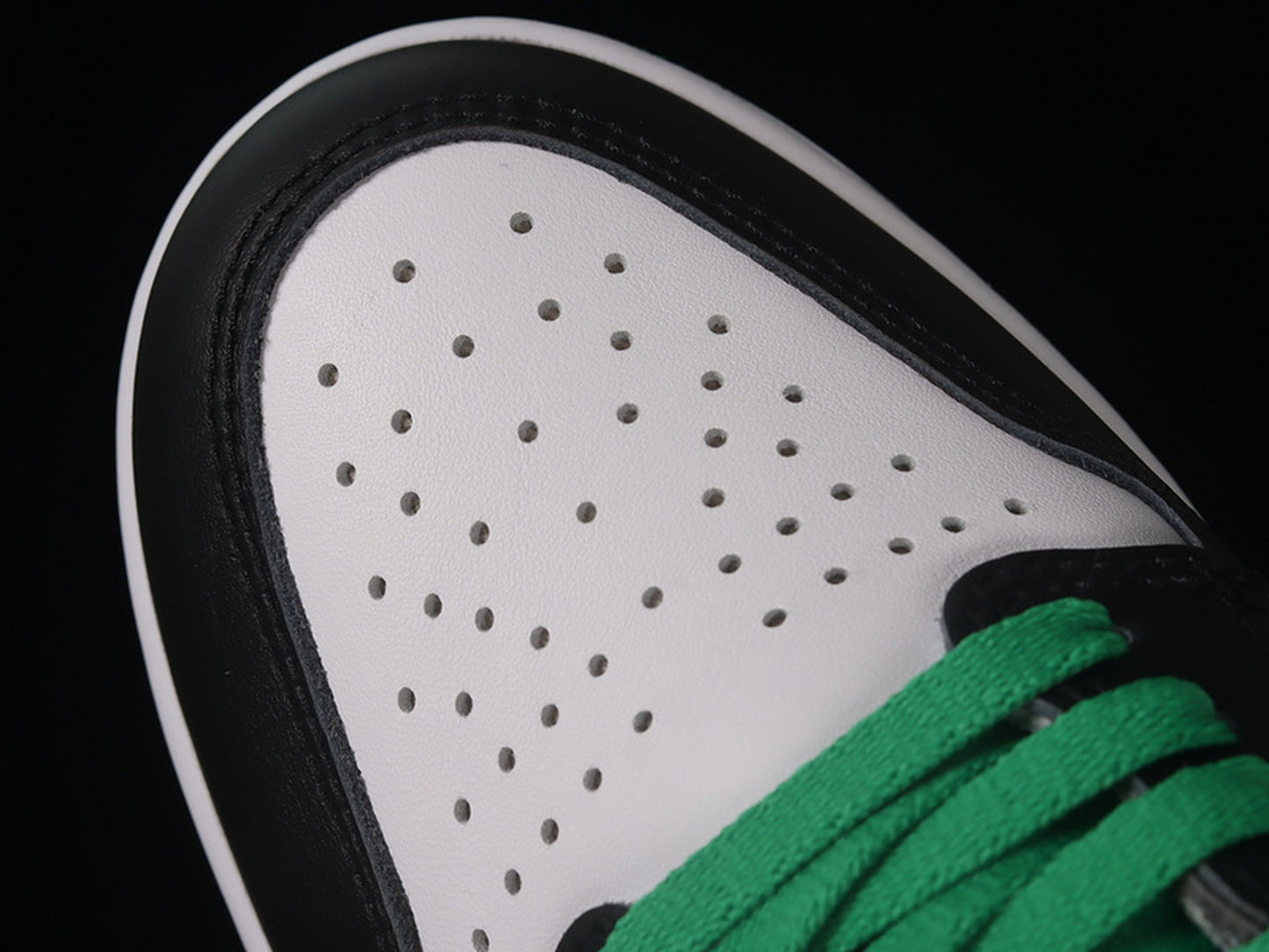 Air Jordan 1 Retro High OG Lucky Green