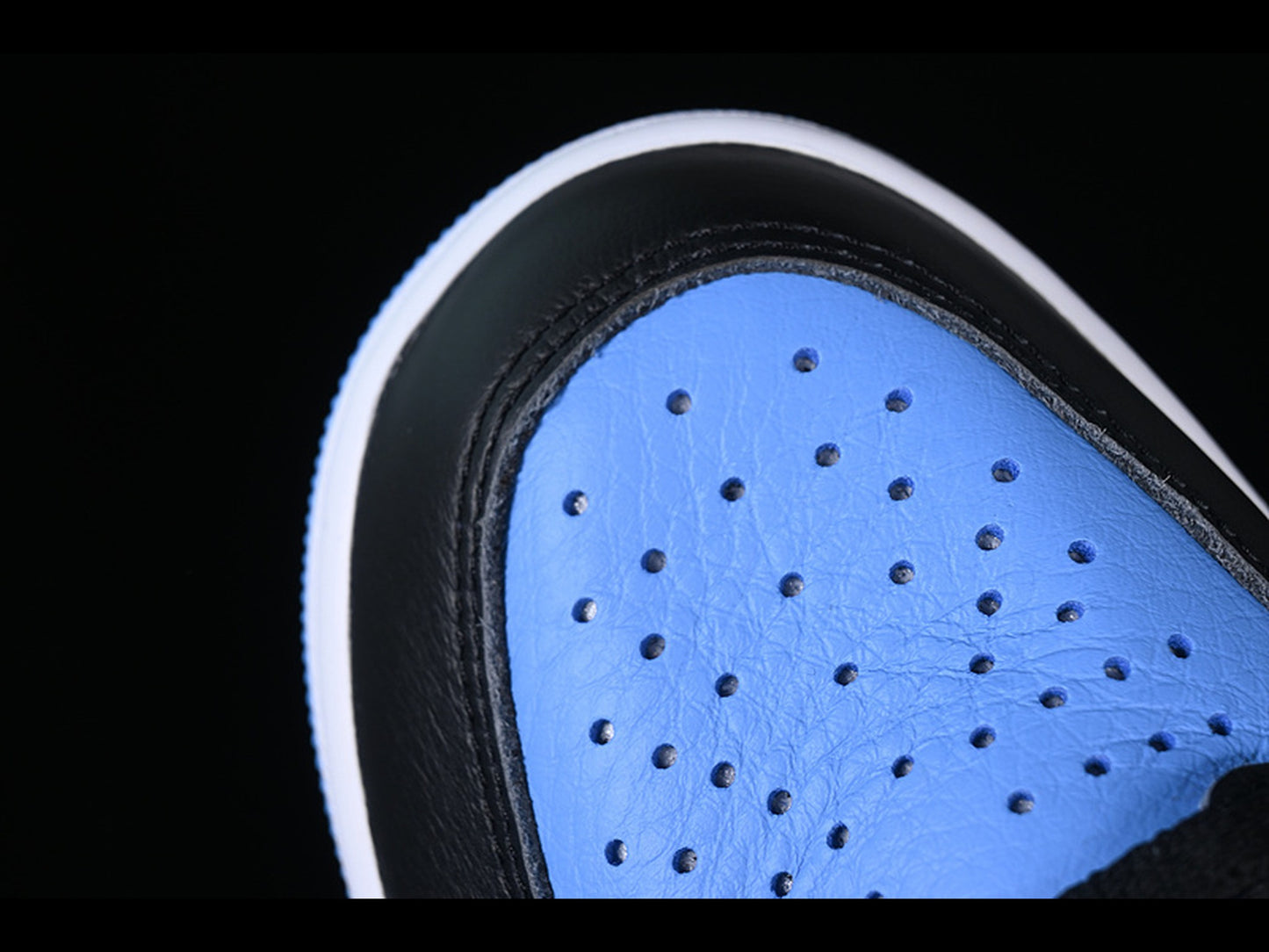 Air Jordan 1 High OG UNC Toe