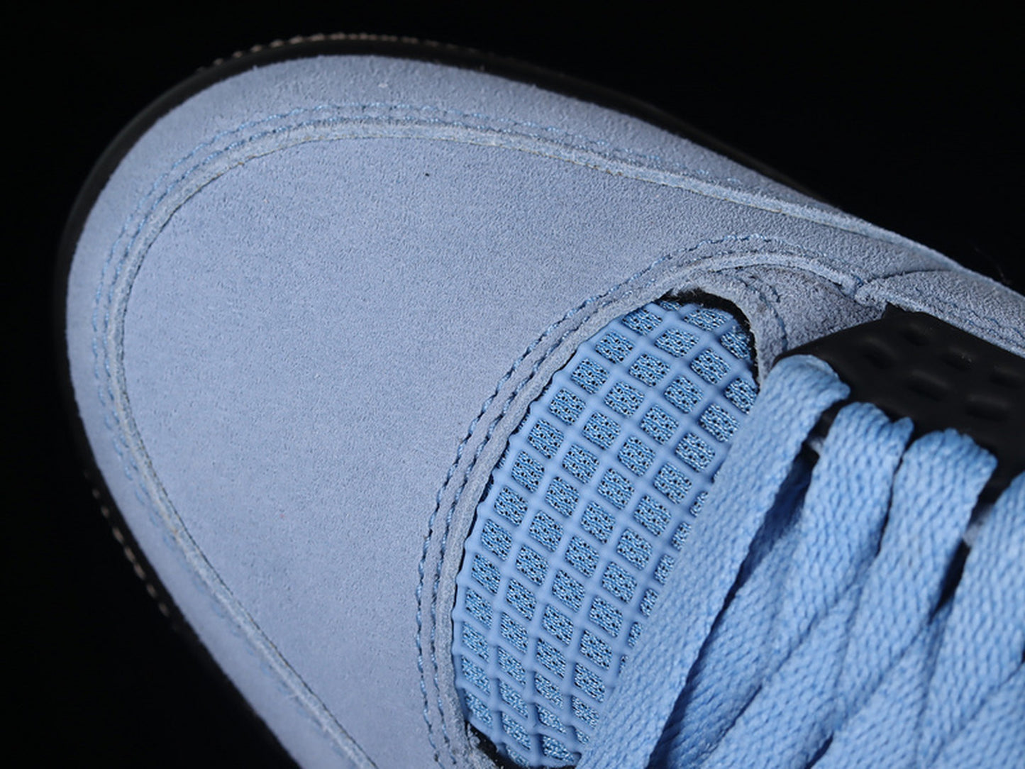 Air Jordan 4 Retro University Blue