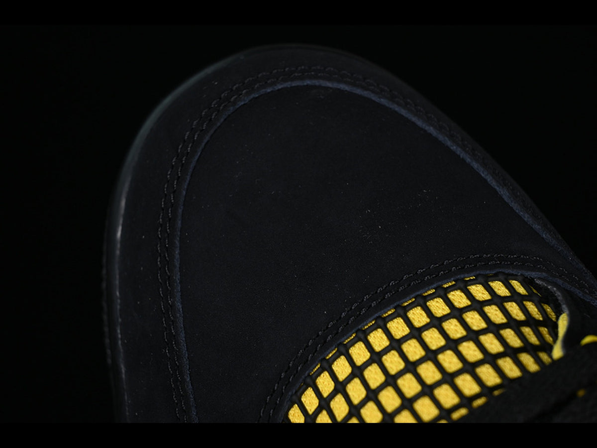 Air Jordan 4 Retro Thunder (2023)