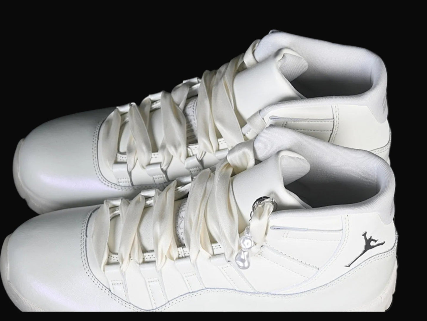 Jordan 11 Retro Pearl
