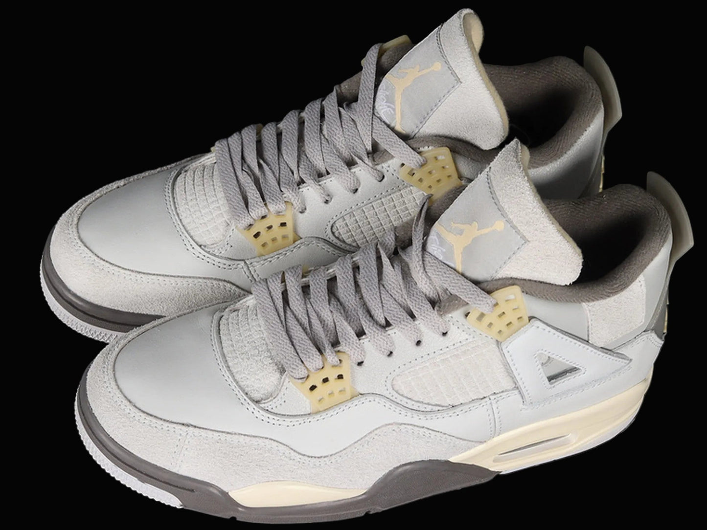 Jordan 4 Retro SE Craft Photon Dust