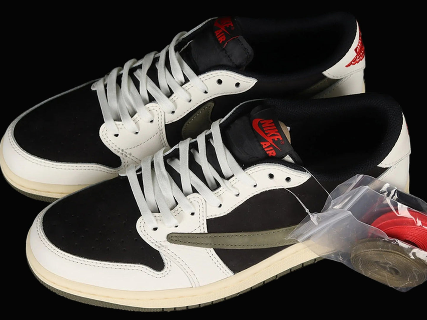 Travis Scott x Air Jordan 1 Low OG SP 'Sail/University'