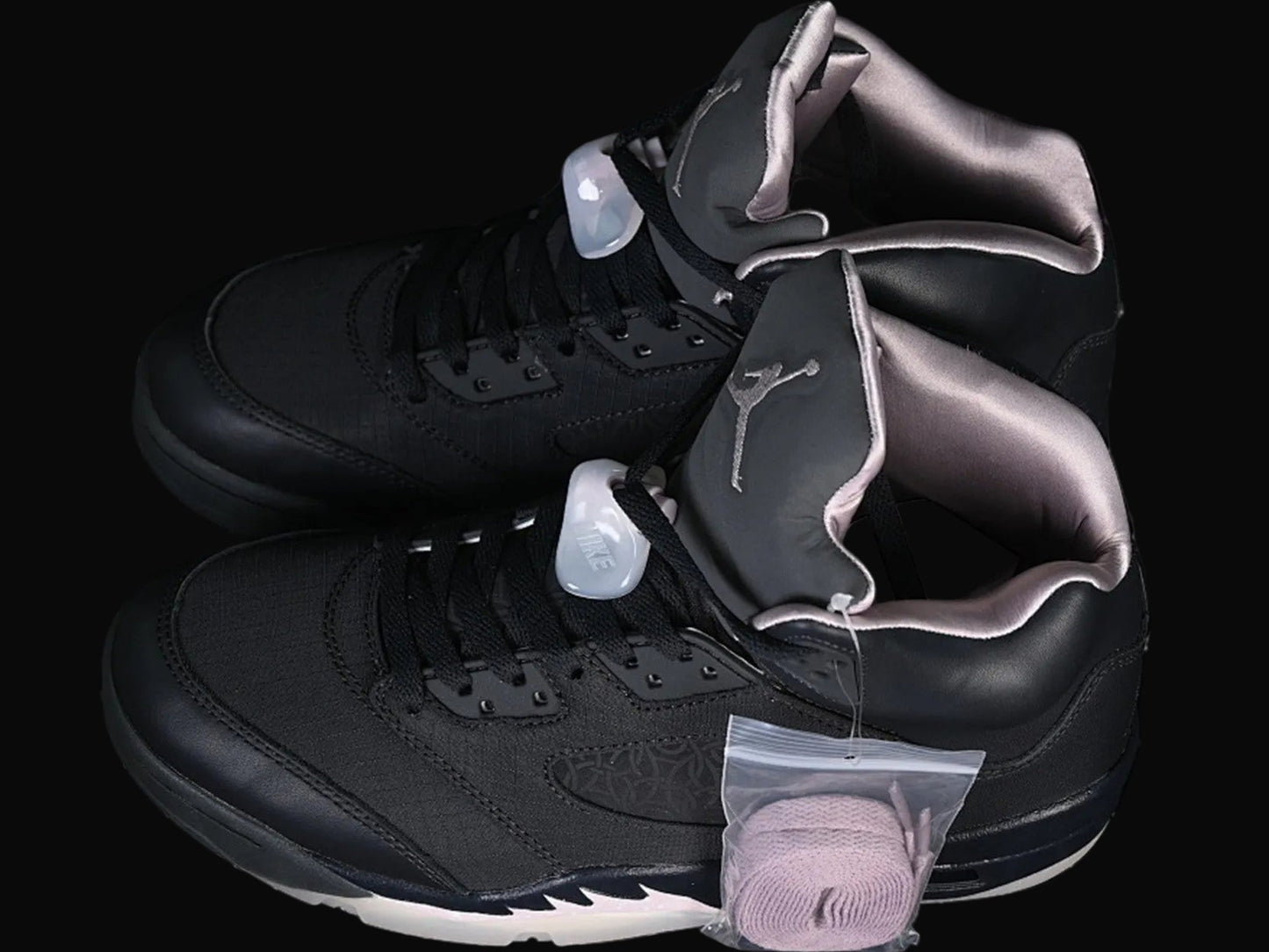 Jordan 5 Retro Off Noir/Particle Rose