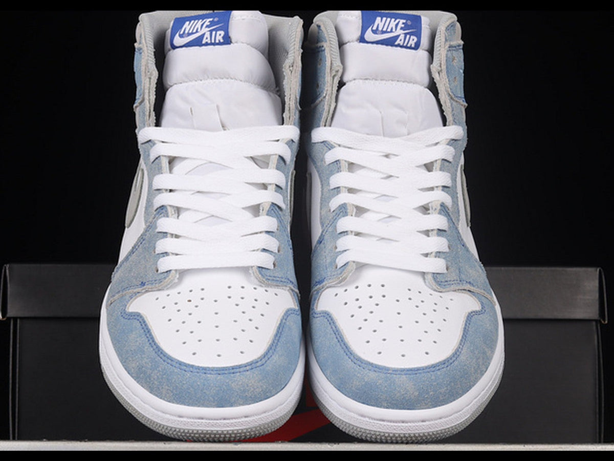 Jordan 1 Retro High OG Hyper Royal