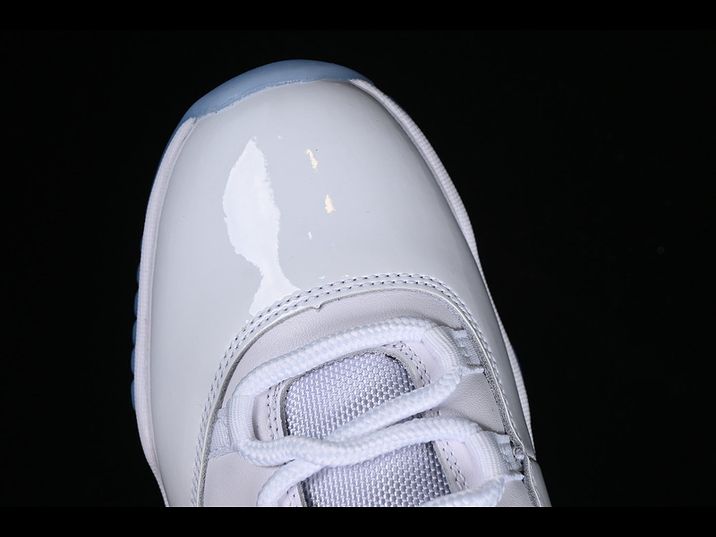 Air Jordan 11 Legend Blue White