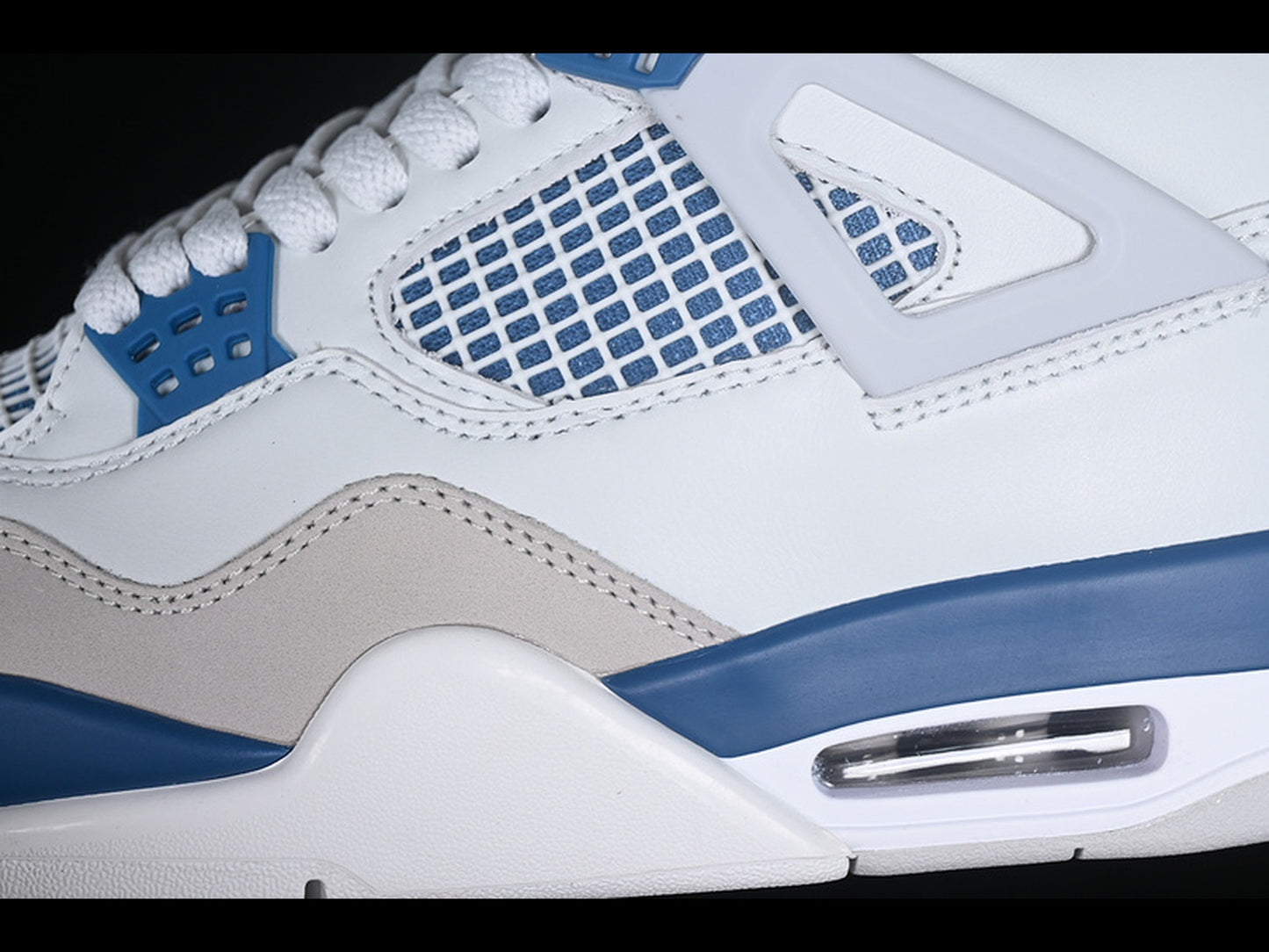 Air Jordan 4 Retro 'Military Blue' (2024)