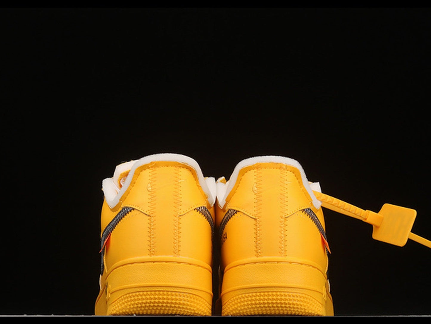 Air Force 1 Low University Gold