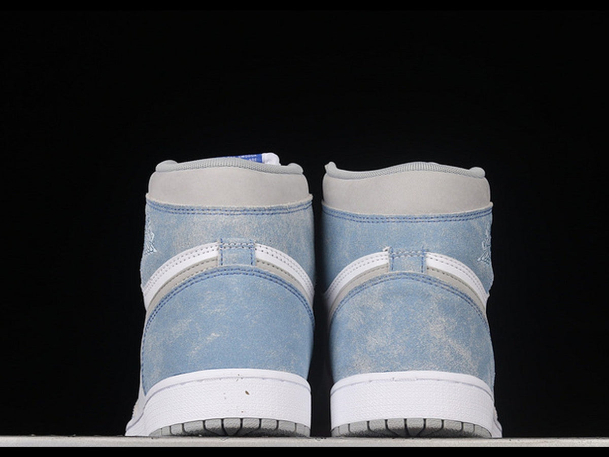 Jordan 1 Retro High OG Hyper Royal