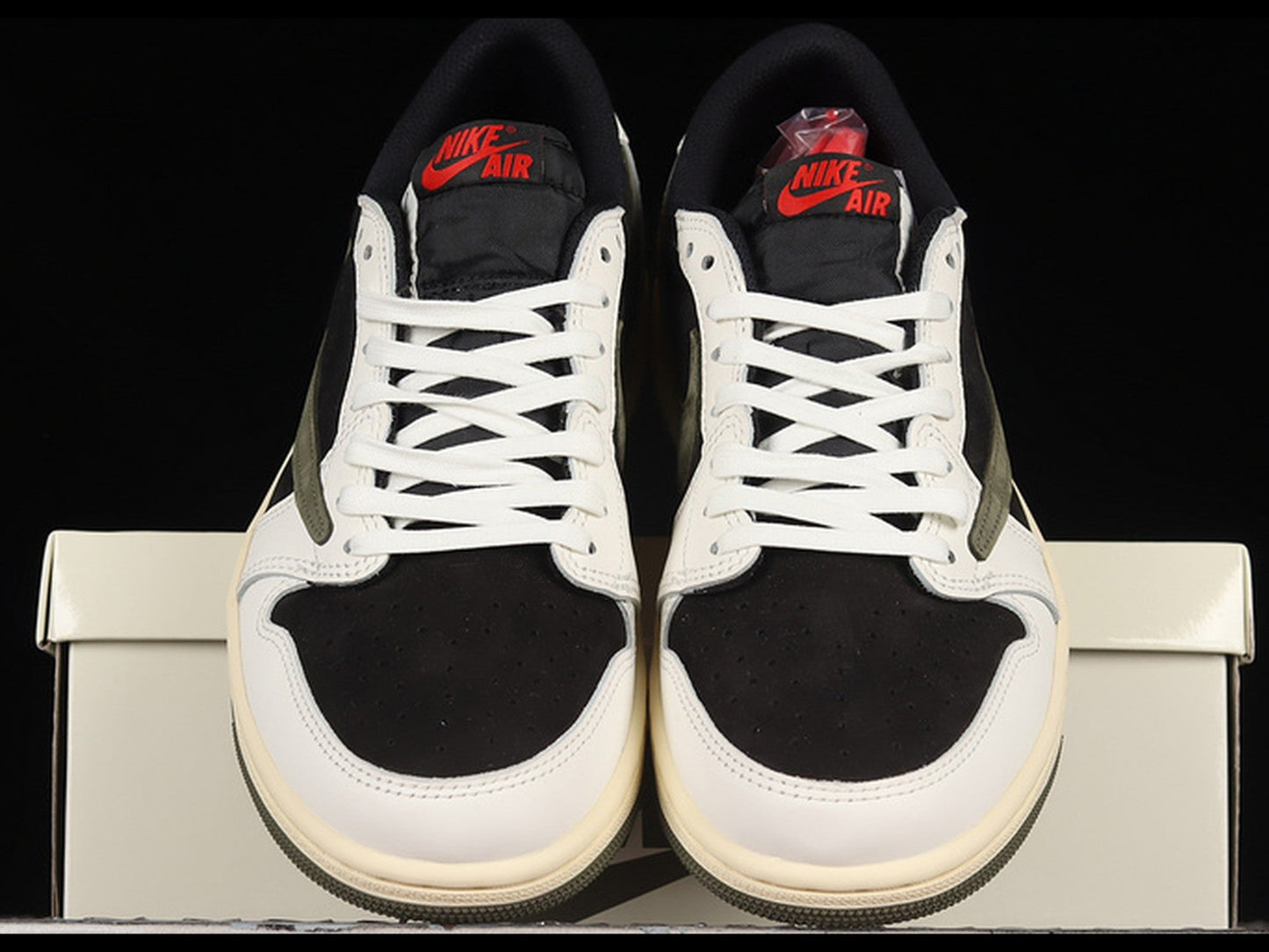 Travis Scott x Air Jordan 1 Low OG SP 'Sail/University'